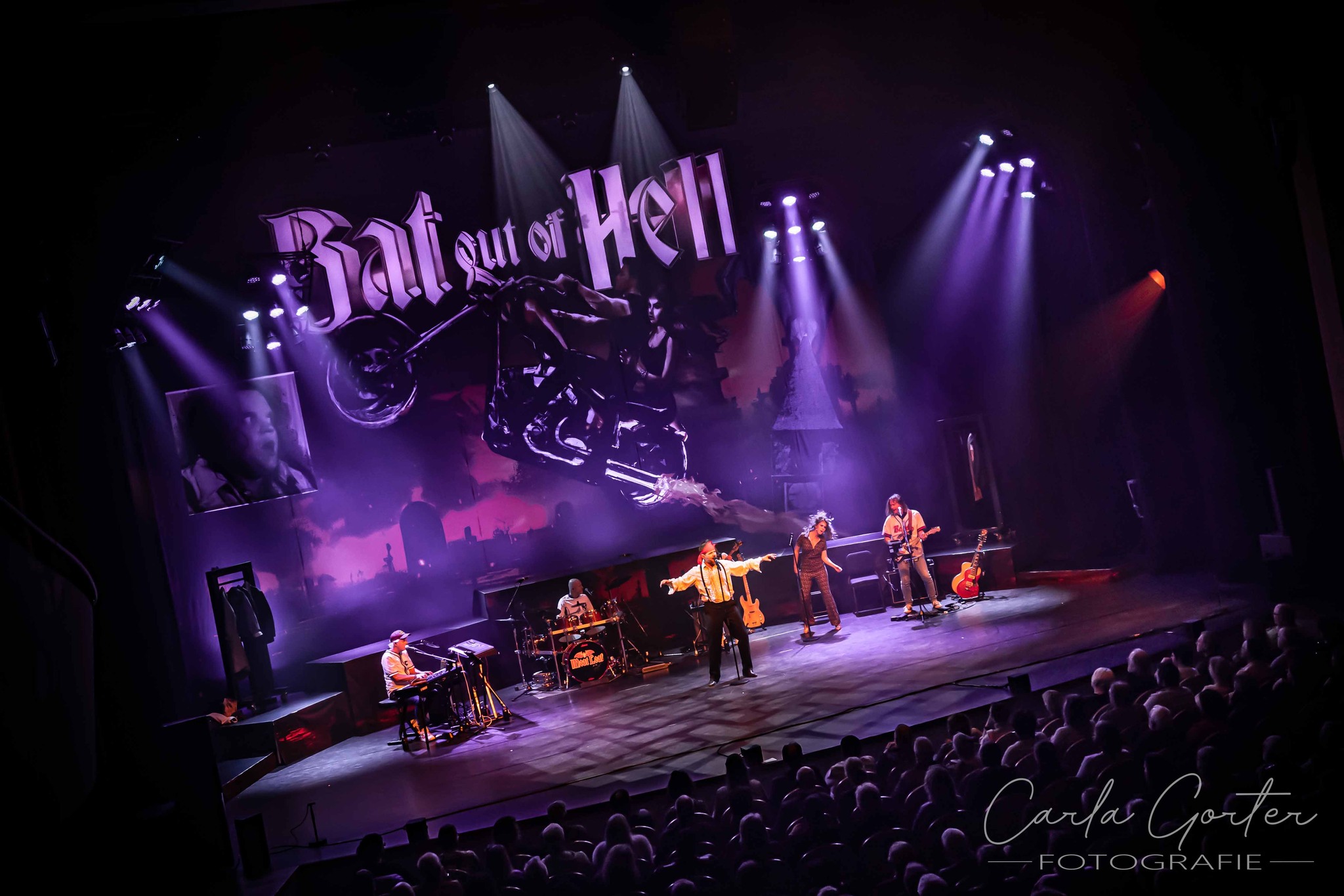 Concert visuals en custom backdrop voor Legendary Albums Live – Meat Loaf
